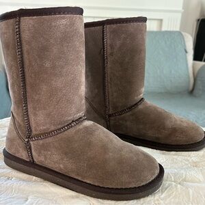 LAMO Suede Boots (Size 7)